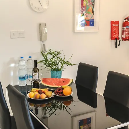 Apartment Elegant & Two Bedroom Flat Larnaca