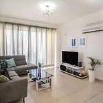 Apartment Elegant & Two Bedroom Flat Larnaca
