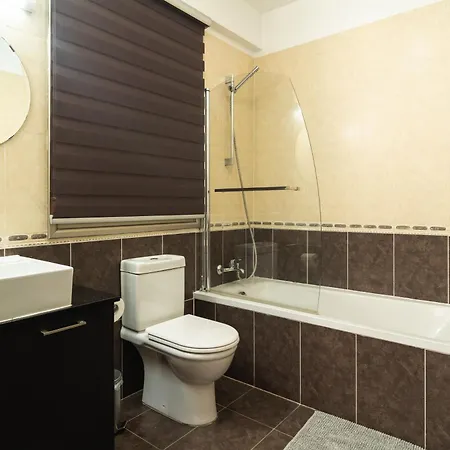 Elegant & Two Bedroom Flat Apartment Larnaca