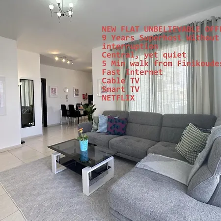 Elegant & Two Bedroom Flat 아파트 *