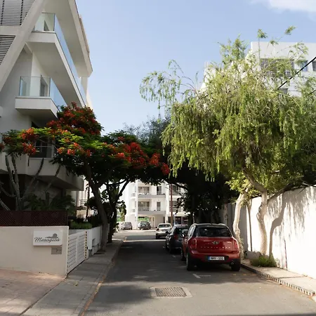 Elegant 2bdr Flat, 8 Min Walk From Finikoudes * Ларнака