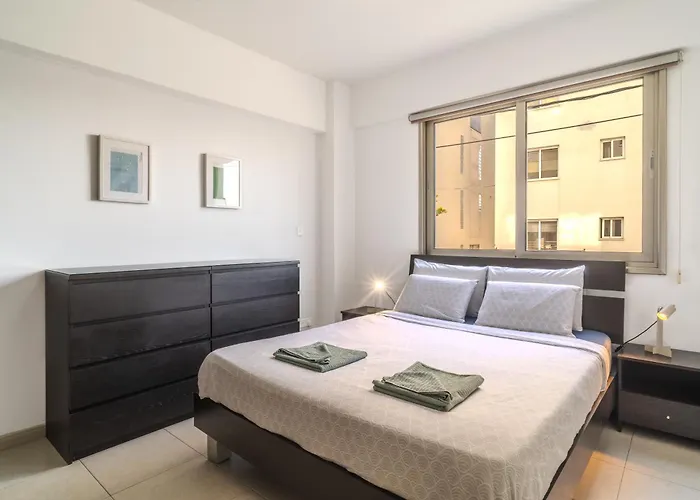 Elegant & Two Bedroom Flat * Lárnaca